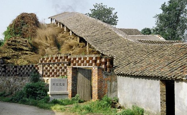 探秘紫砂烧炼场龙窑